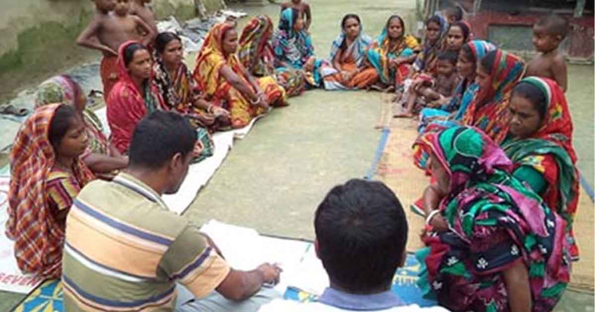 A courtyard meeting in a village organization (VO)
